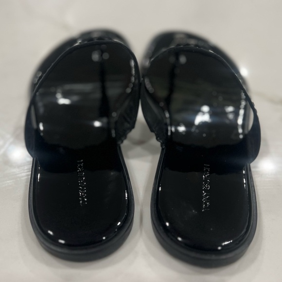 Tory Burch Everly Patent Sandal Mini - Picture 4 of 5